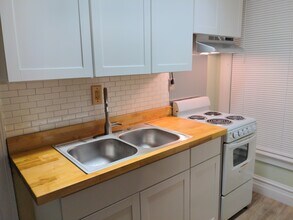21 Depot St, Unit 2 Bedroom Unit in Potsdam, NY - Building Photo - Building Photo