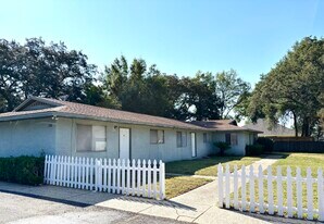 322 Pelham Rd in Fort Walton Beach, FL - Building Photo