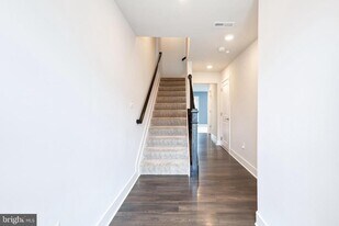 2006 Ivory Brook Rd in Woodlawn, MD - Building Photo