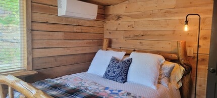 1172 Old Town Loop Rd in Oakland, OR - Building Photo - Building Photo