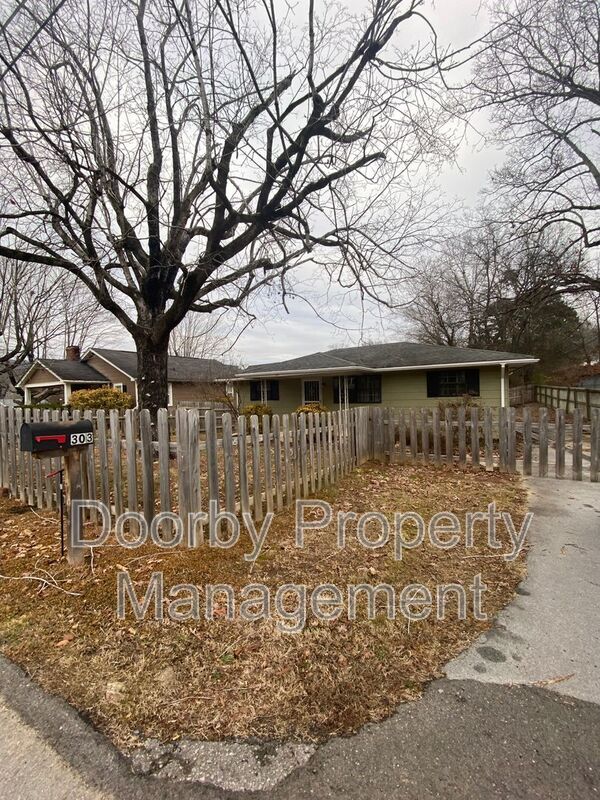303 Ridgeway Dr in Red Bank, TN - Building Photo - Building Photo