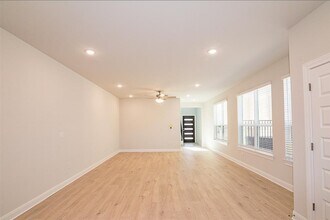 9921 Milton Albert Way in Austin, TX - Building Photo - Building Photo
