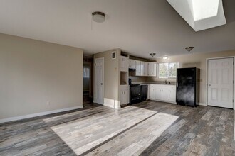 850 SW 6th Ave in Oak Harbor, WA - Building Photo - Building Photo