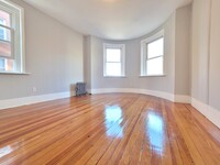 43 Mount Pleasant Ave, Unit 3 in Boston, MA - Building Photo - Building Photo