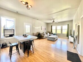 2947 W Cortland St in Chicago, IL - Building Photo - Building Photo