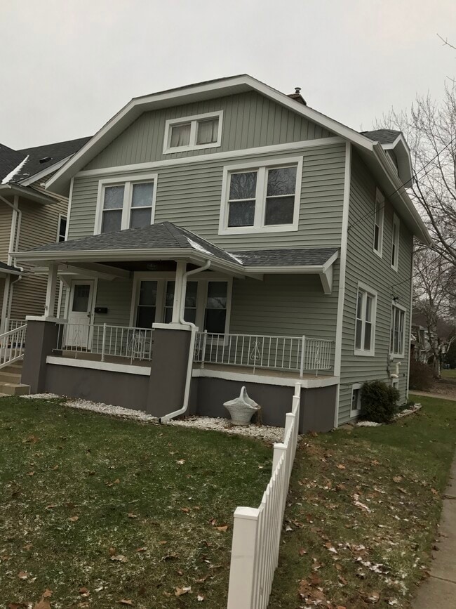 property at 1301 Fulton St W