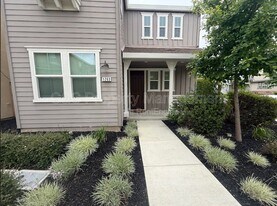 1263 S Palermo Ln in Mountain House, CA - Building Photo