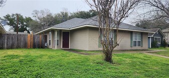 1141 Oney Hervey Dr in College Station, TX - Building Photo