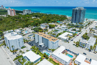 Hawthorne East in Fort Lauderdale, FL - Building Photo - Building Photo