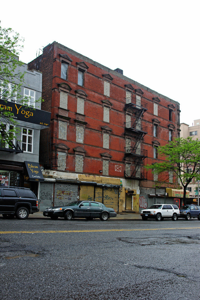 2 E 116th St in New York, NY - Building Photo - Building Photo