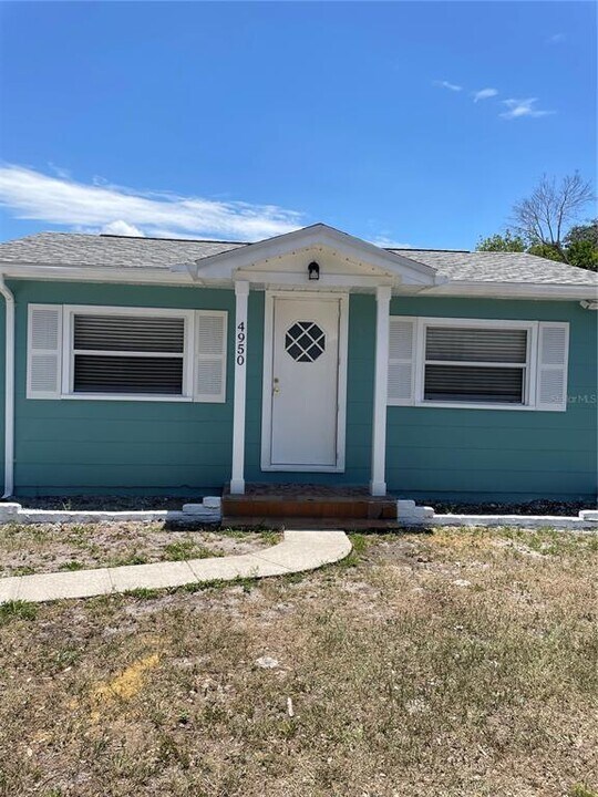 4950 45th Ave N in St. Petersburg, FL - Building Photo