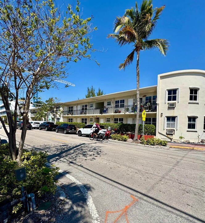 605 77th St in Miami Beach, FL - Building Photo