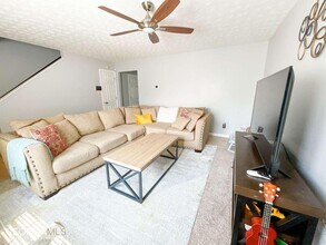 5553 Strathmoor Manor Cir in Lithonia, GA - Building Photo - Building Photo