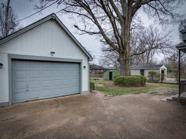 4837 Flamingo Rd in Memphis, TN - Foto de edificio - Building Photo