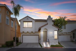 5 Salto in Aliso Viejo, CA - Building Photo