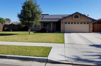 2756 Chardonnay Ln in Wasco, CA - Foto de edificio - Building Photo