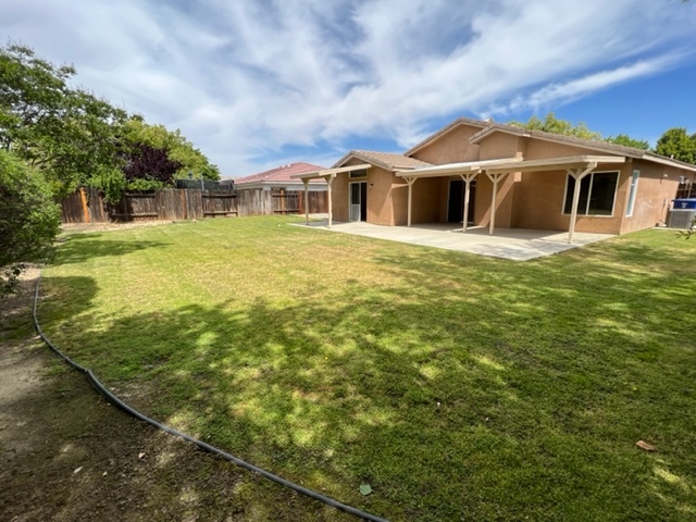 309 Calle Lechuga in Bakersfield, CA - Building Photo - Building Photo