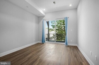 910 N 17th St in Philadelphia, PA - Building Photo - Building Photo