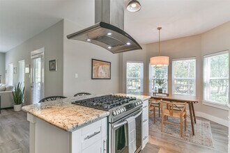 1799 E Winn Ave in Kemah, TX - Building Photo - Building Photo