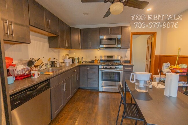 260 Columbia St, Unit #2 in Cambridge, MA - Foto de edificio - Building Photo