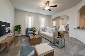 8414 Bermuda Blue Rd in Mont Belvieu, TX - Foto de edificio - Building Photo