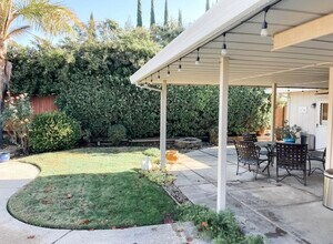 4706 Oak Twig Way in Carmichael, CA - Foto de edificio - Building Photo