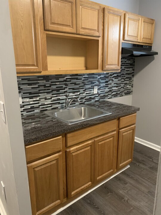 2135 S 64th St in Philadelphia, PA - Building Photo