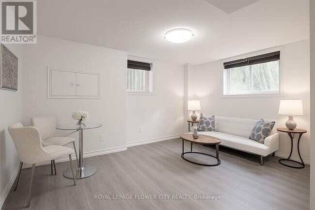 58 Carrington Pl in Guelph, ON - Building Photo - Building Photo