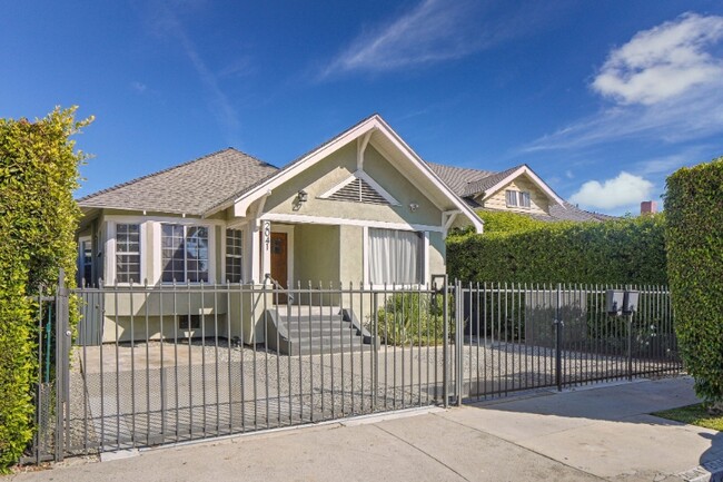 property at 2041 W 31st St