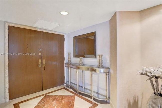16711 Collins Ave in Sunny Isles Beach, FL - Building Photo - Building Photo