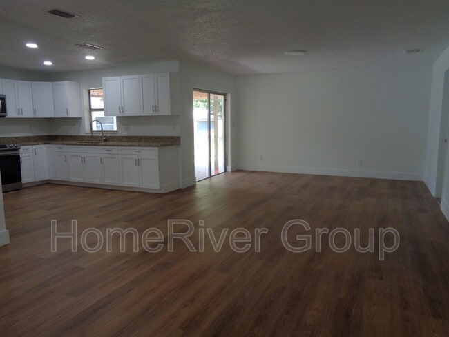 665 NE 39th St in Oakland Park, FL - Building Photo - Building Photo