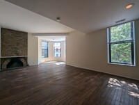 600 W Surf St, Unit 2 in Chicago, IL - Building Photo - Building Photo