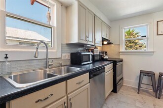 2216 Grover Ave in Galveston, TX - Building Photo - Building Photo