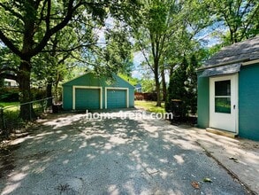 5049 Canterbury in Roeland Park, KS - Building Photo - Building Photo