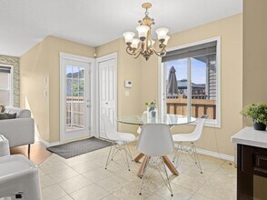 273 McConachie Dr NW in Edmonton, AB - Building Photo - Building Photo