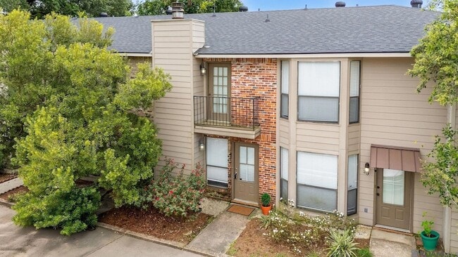 property at 9506 Jefferson Hwy