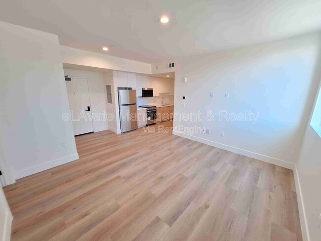 16136 Devonshire St in Los Angeles, CA - Building Photo - Building Photo
