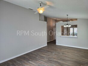 1001 Little Creek Rd in Orlando, FL - Foto de edificio - Building Photo