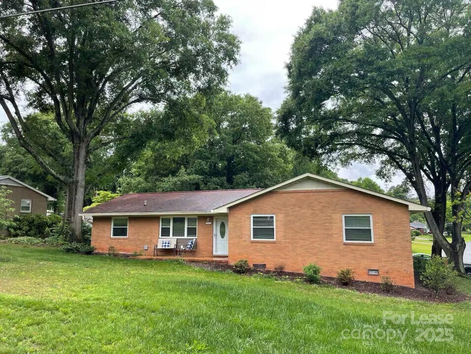 113 Forest Dr in Belmont, NC - Building Photo