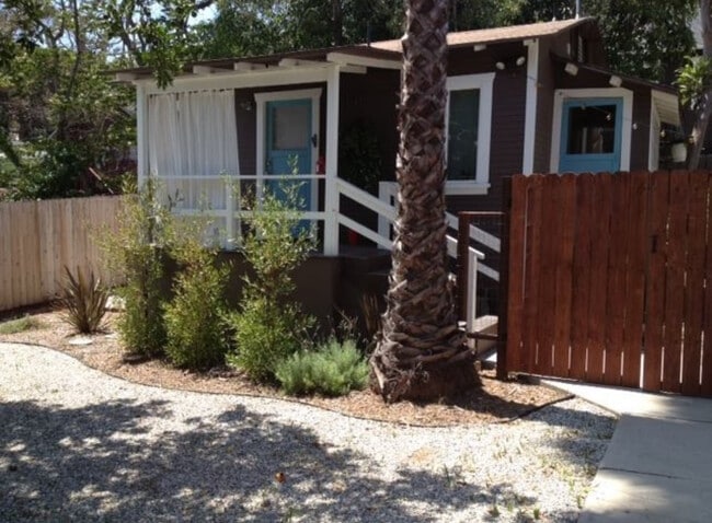 1917 1/2 Preston Ave, Unit Preston Ave Studio in Los Angeles, CA - Building Photo - Building Photo