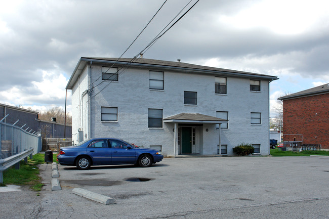 5908 Permerland Dr in Louisville, KY - Building Photo - Building Photo