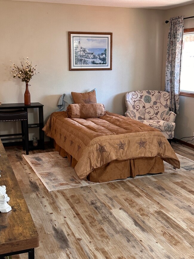 712 SE Railroad Ave in Wilbur, WA - Building Photo - Building Photo