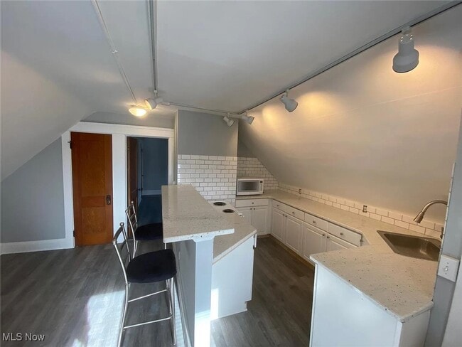 property at 1208 St Charles Ave