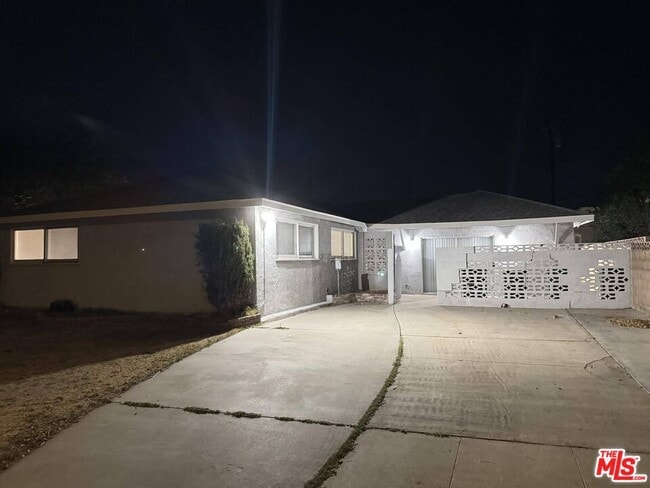44078 Cedar Ave