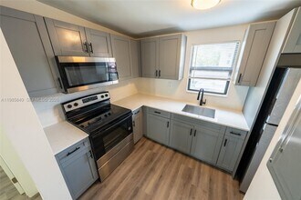 618 SW 21st Ave in Miami, FL - Building Photo - Building Photo