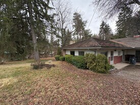 1133 N Almon St in Moscow, ID - Building Photo