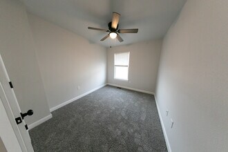 374 SE 85th Rd in Warrensburg, MO - Building Photo - Building Photo