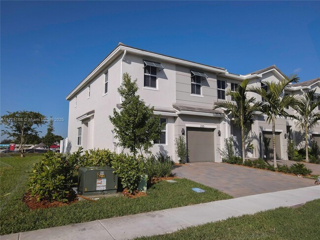 230 SW 170th Ave in Pembroke Pines, FL - Building Photo - Building Photo