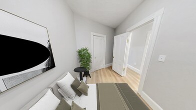 44 Guild St, Unit #1 in Boston, MA - Foto de edificio - Building Photo