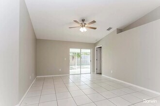 1307 Sweet Gum Dr in Brandon, FL - Building Photo - Building Photo